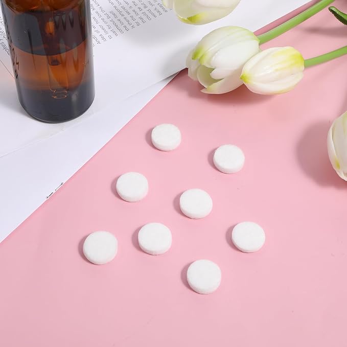 100Pcs Car Air Freshener Refill Felt Pad Aromatherapy Essential Oil Diffuser Necklace Refill Pads 5mm Aromatherapy Felt Pads Round Unscented Air Filter Scent Pad Replacement for Perfumes Car Diffuser