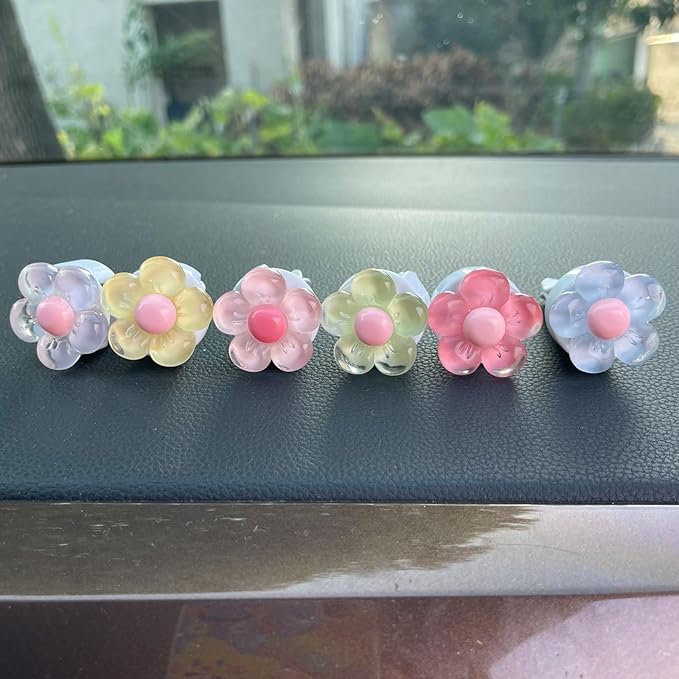 6 Pcs Daisy Flower Air Vent Clip Air Freshener Outlet Clip Charm Car Interior Decor Accessories for Women Girls Christmas Gifts Cute Car Decor for Girls Women