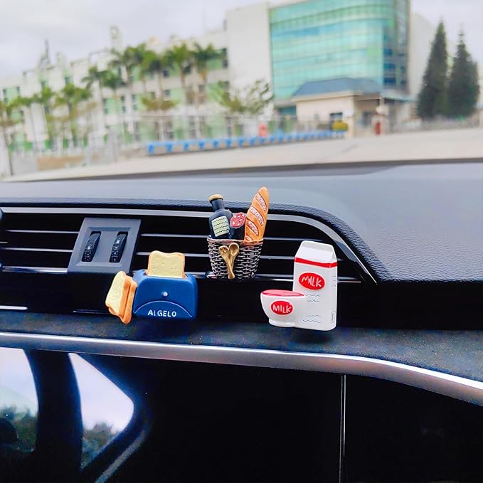 Cute Car Air Freshener Vent Clip, 3D Design Car Vent Air Freshener with Scent Pads, Car Air Conditioning Vent Decoration Car Accessories for Women and Men