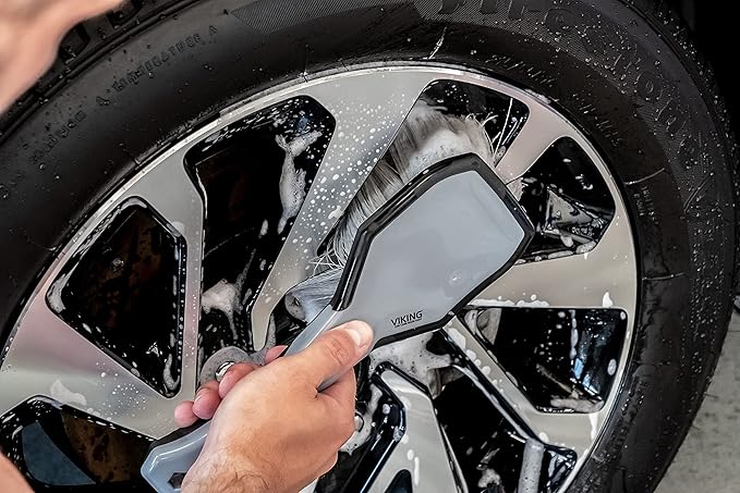 VIKING Car Wash Brush, Wheel and Fender Brush, Short Handle Tire Cleaner for Car Detailing, 10.3 Inch, Grey/Black