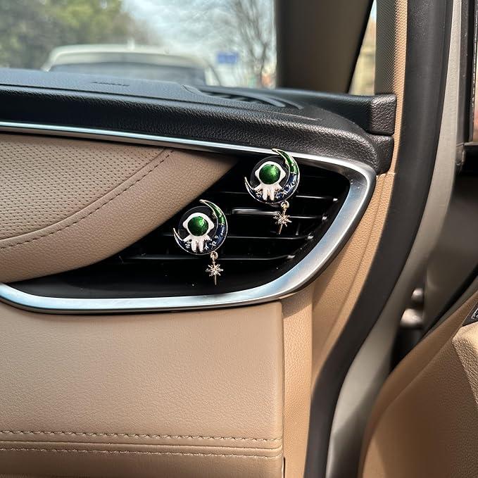 Astronaut Air Vent Clips Car Air Fresheners 2pcs Spaceman Moon Stars Car Decor Anime Car Accessories for Teens Bling Green Car Vent Clips Refillable Car Diffuser