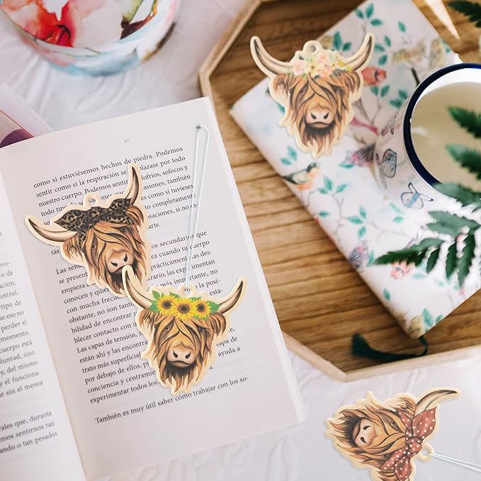 ANGOLIO 4Pcs Highland Cow Air Freshener Car Hanging Gifts for Women Funny Highland Cow Print Car Accessories Hanging Ornament Vent Decoration Aromatic for Party Supplies Cute Aromatic Accessories
